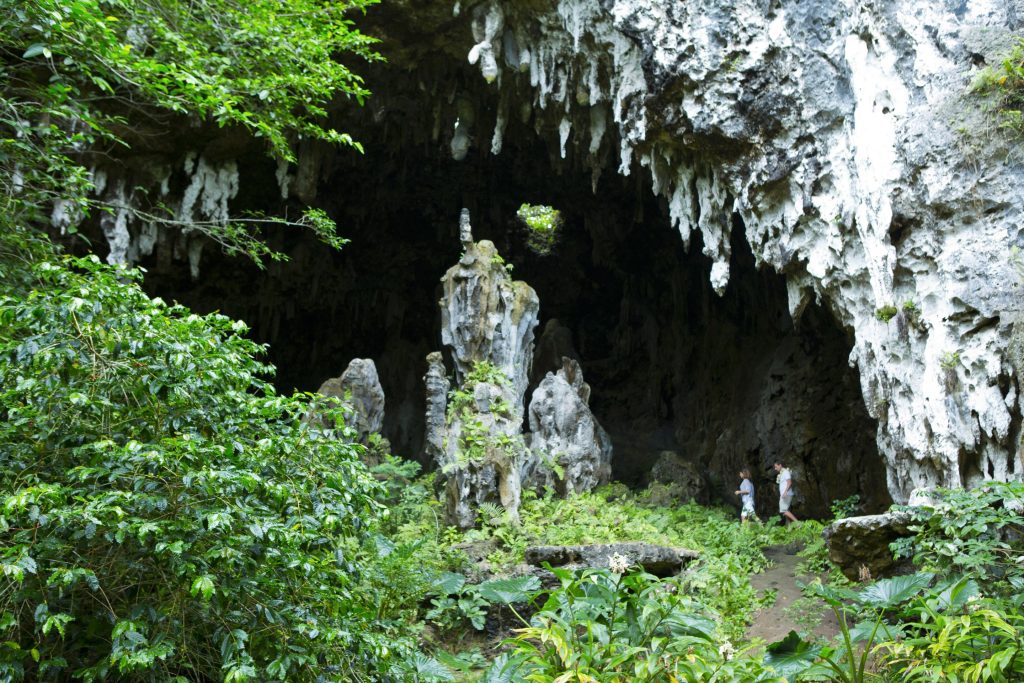 Exploring the Caves in Rurutu - Tahiti Tourisme