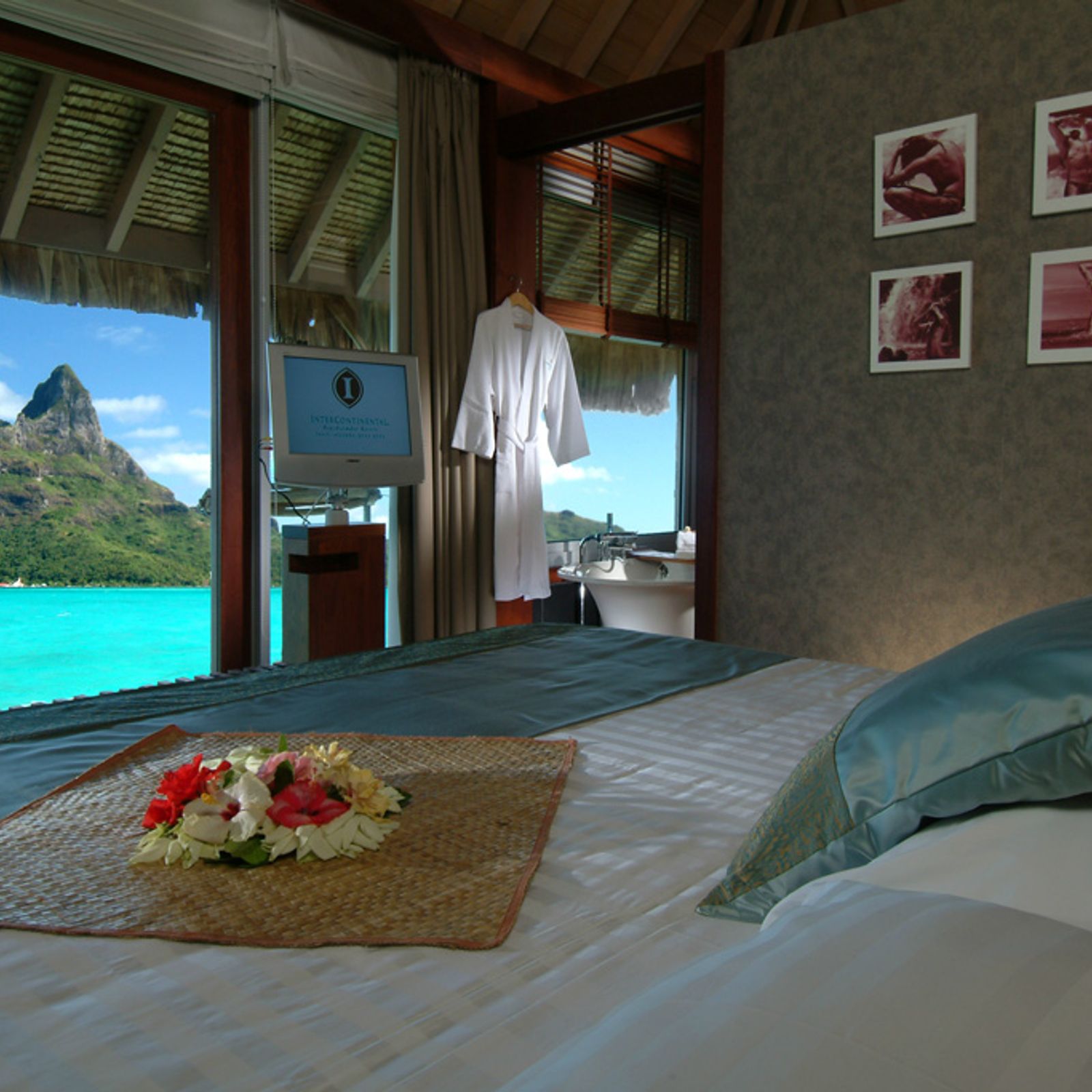 Bora Bora Overwater Bliss by InterContinental Bora Bora Resort Thalasso ...