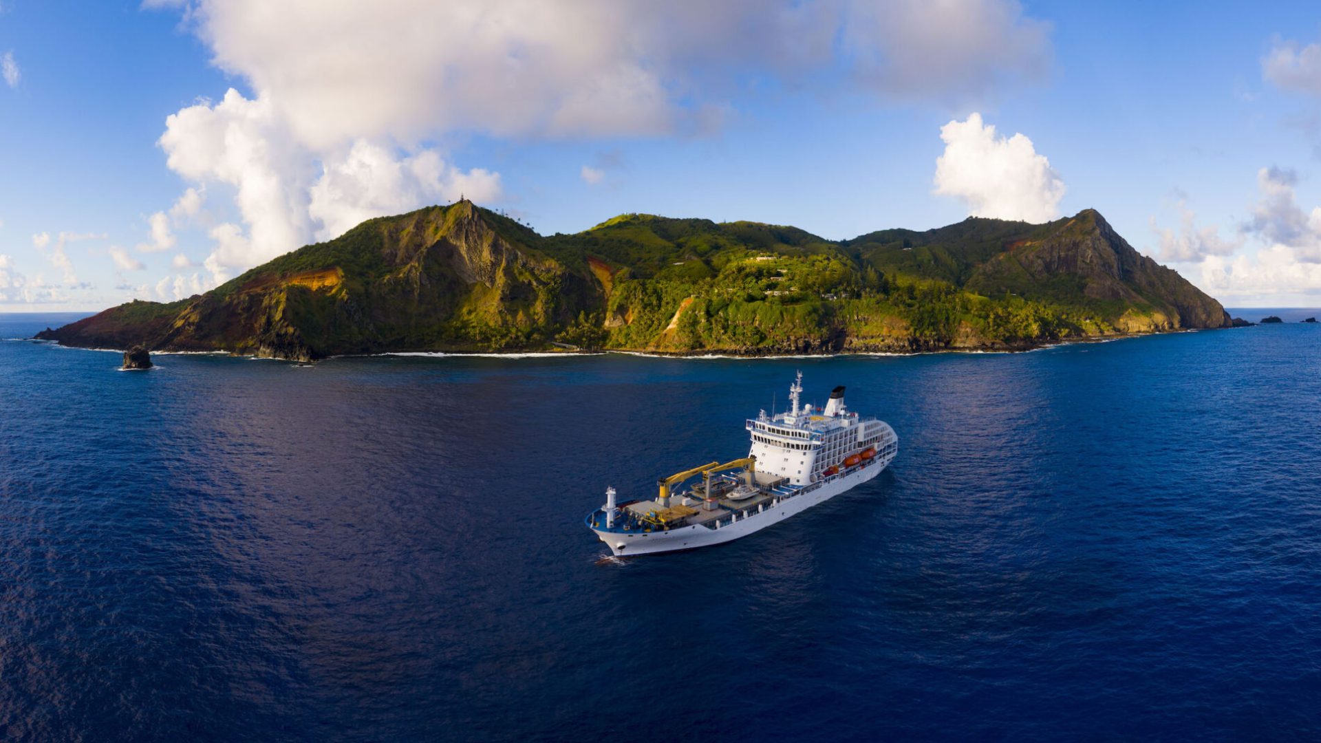 Bateau de croisière Aranui © Lionel Gouverneur