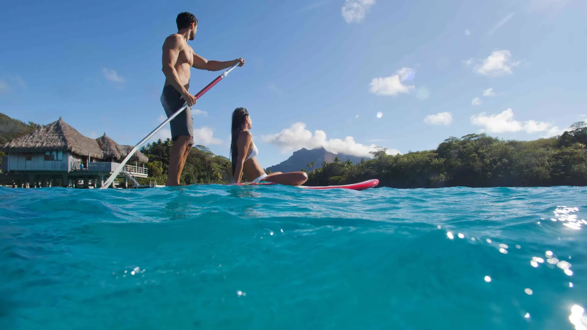 Paddle boarding © Tahiti Tourisme