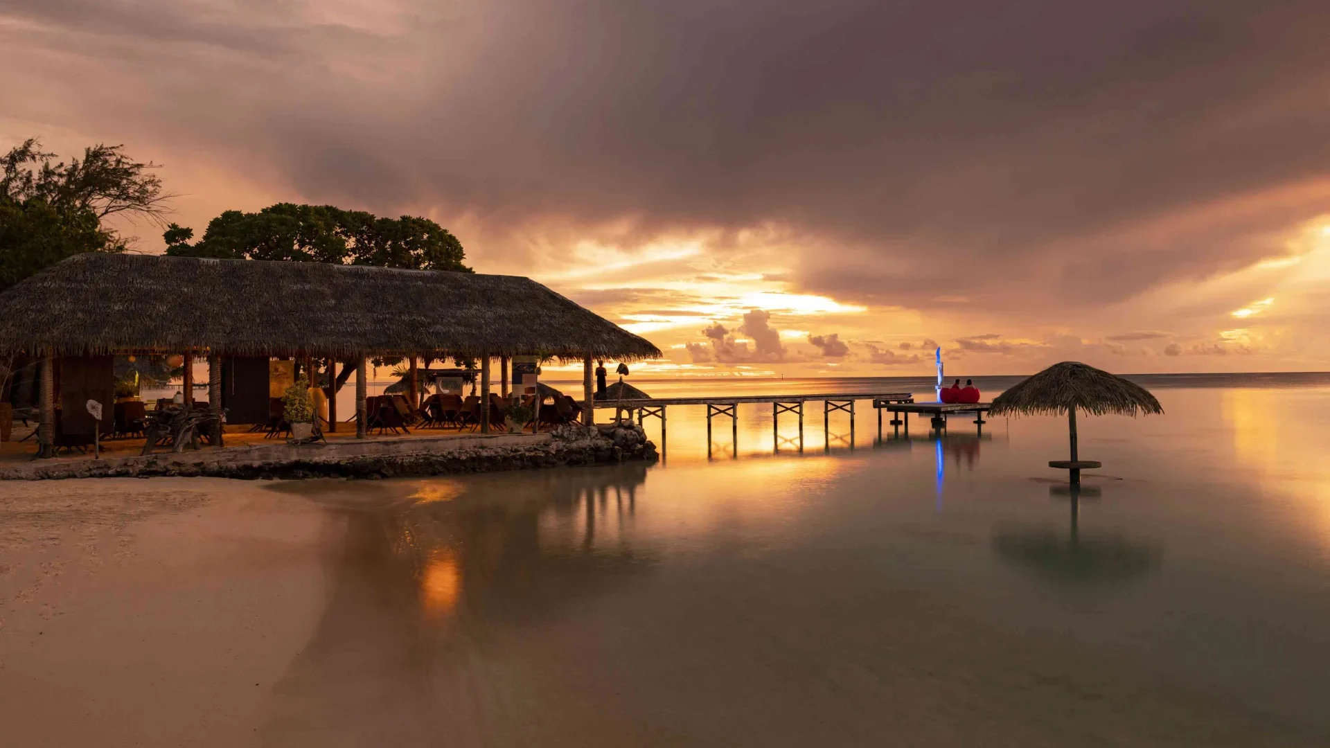 Pension de famille à Fakarava avec vue sur le coucher du soleil©gregoirelebacon