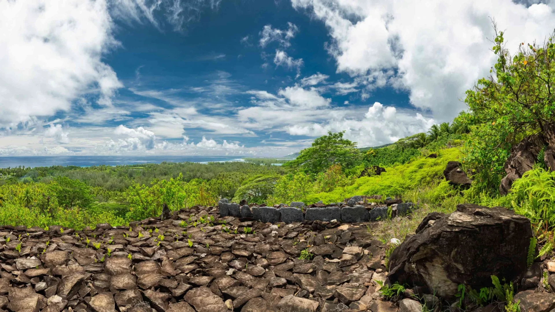 Le paepae Ofata à Huahine © Grégoire Le Bacon