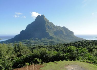 Deux Archipels: Entre Montagnes et Lagons