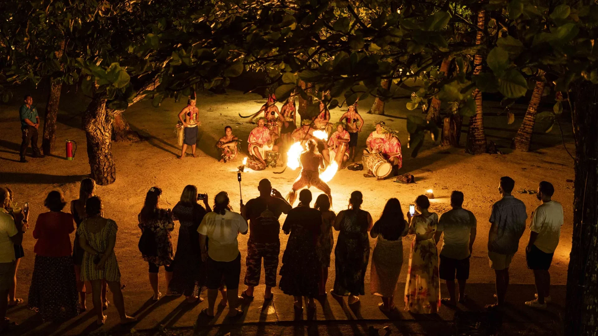 Mythique danse du feu © Grégoire Le Bacon